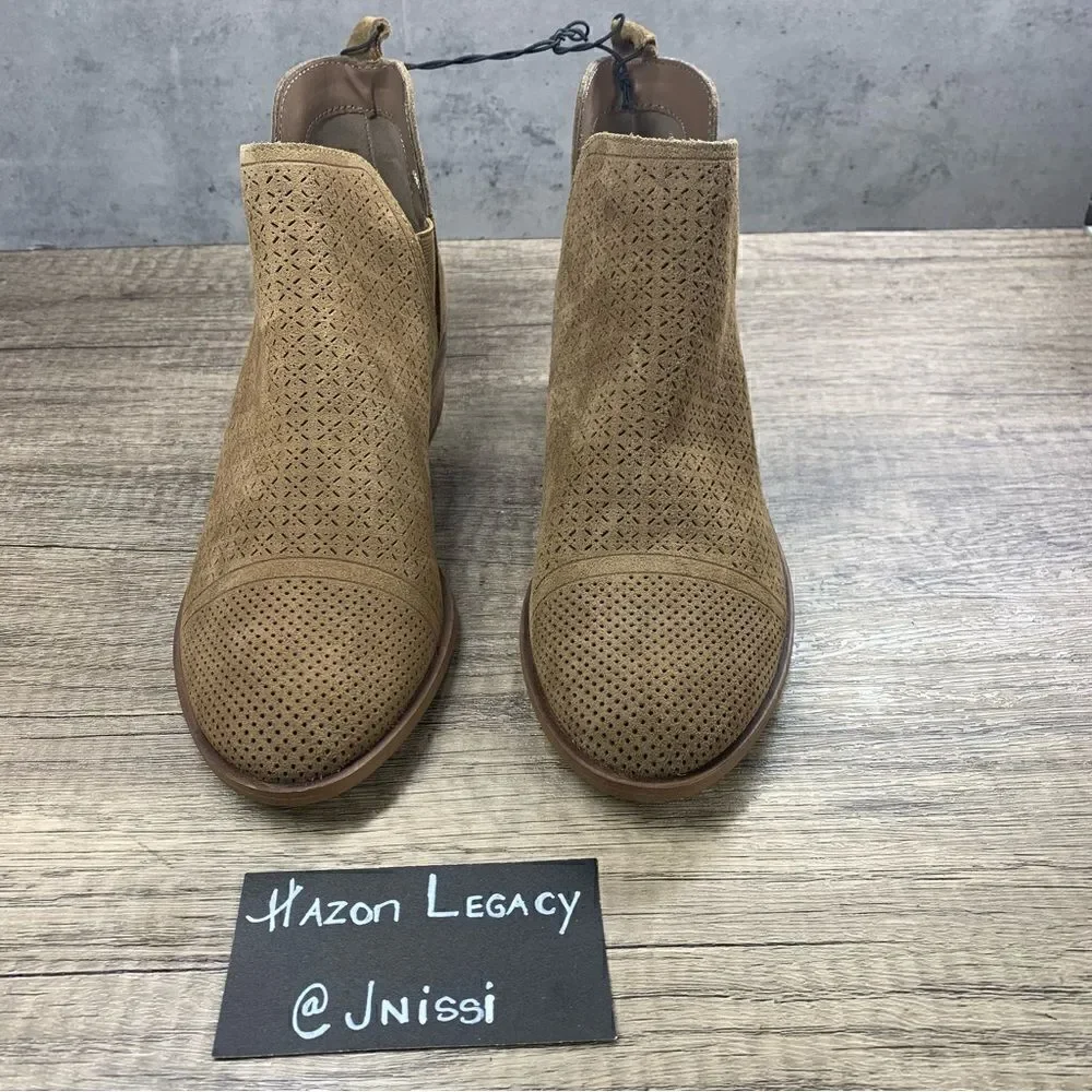 Kensie~Women’s~”Glynda”~Desert Sand Perforated Suede Ankle Booties~Size 8M